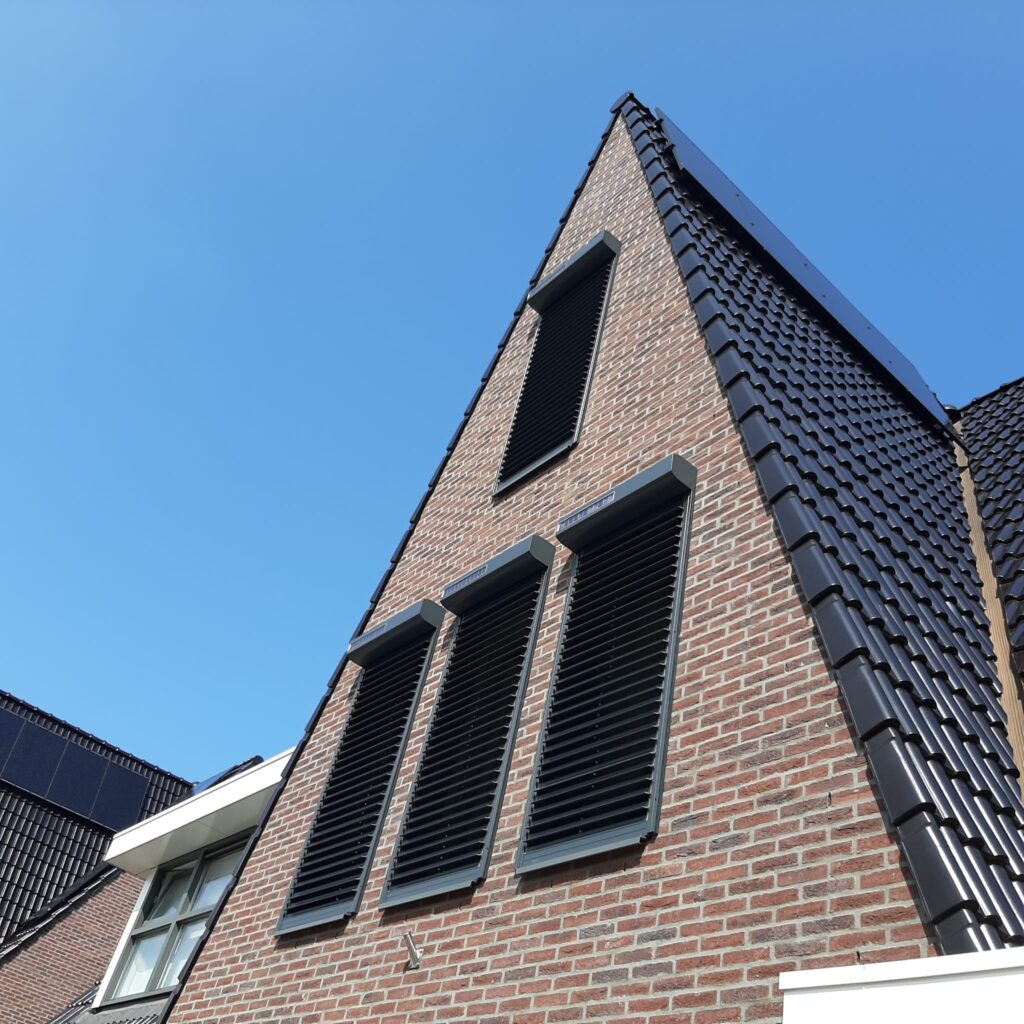 Rolluiken met kantelbare lamellen