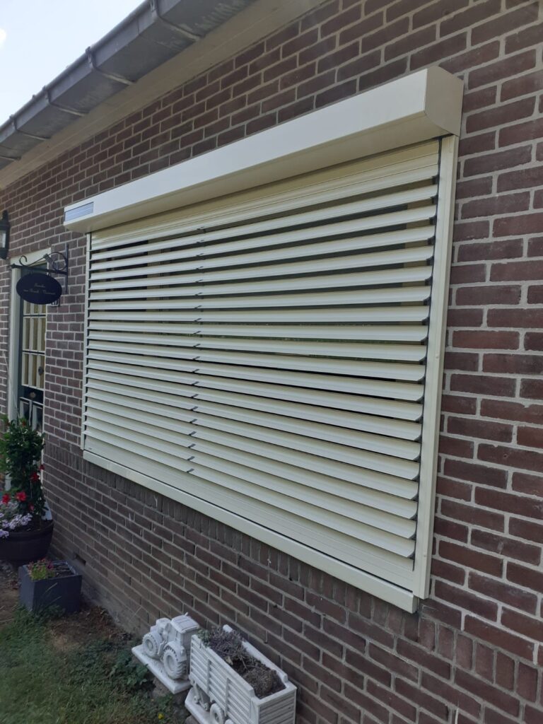 Rolluiken met kantelbare lamellen